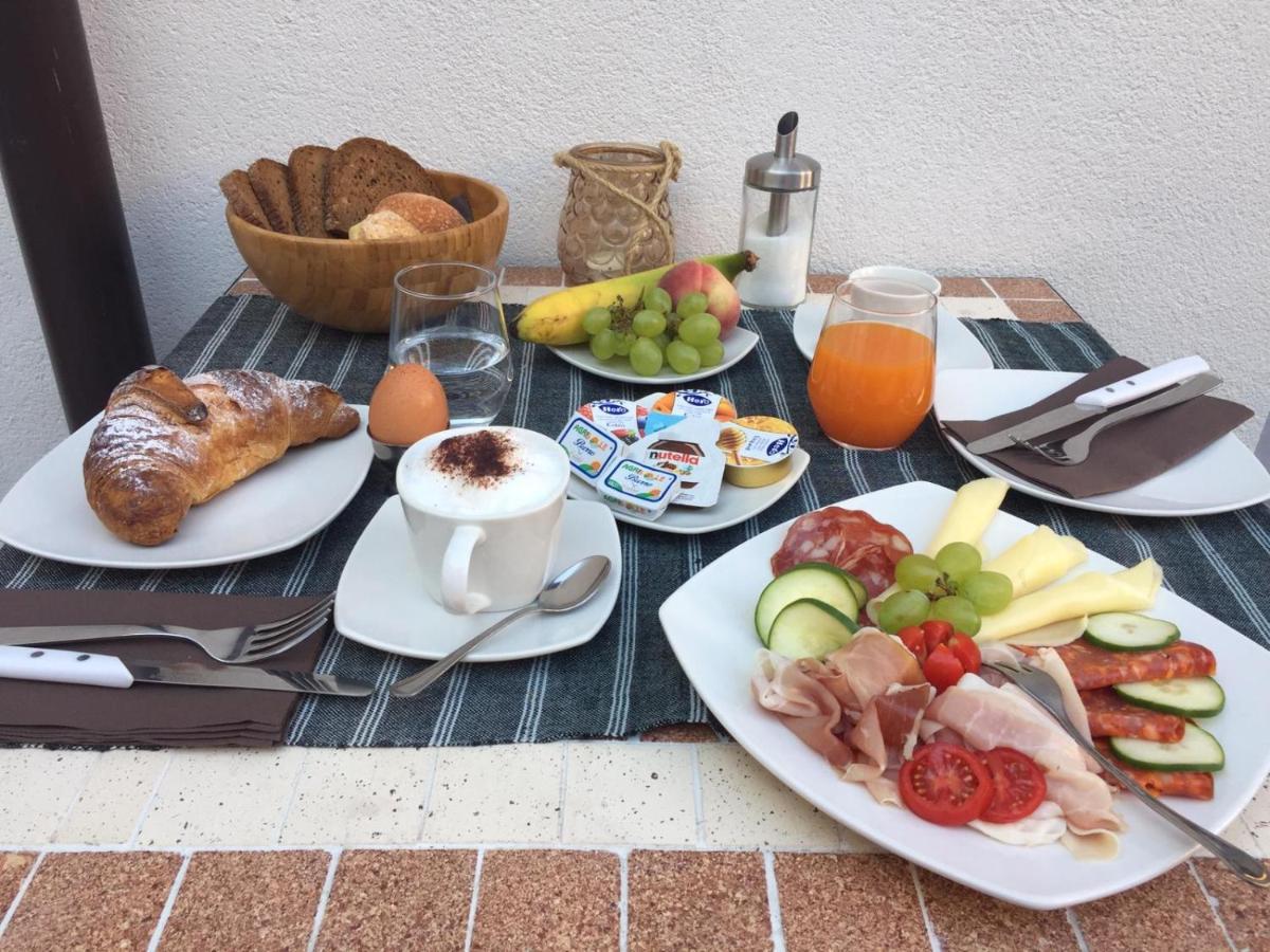 مبيت وإفطار سانتا تيريزا دي ريفا Sikule المظهر الخارجي الصورة
