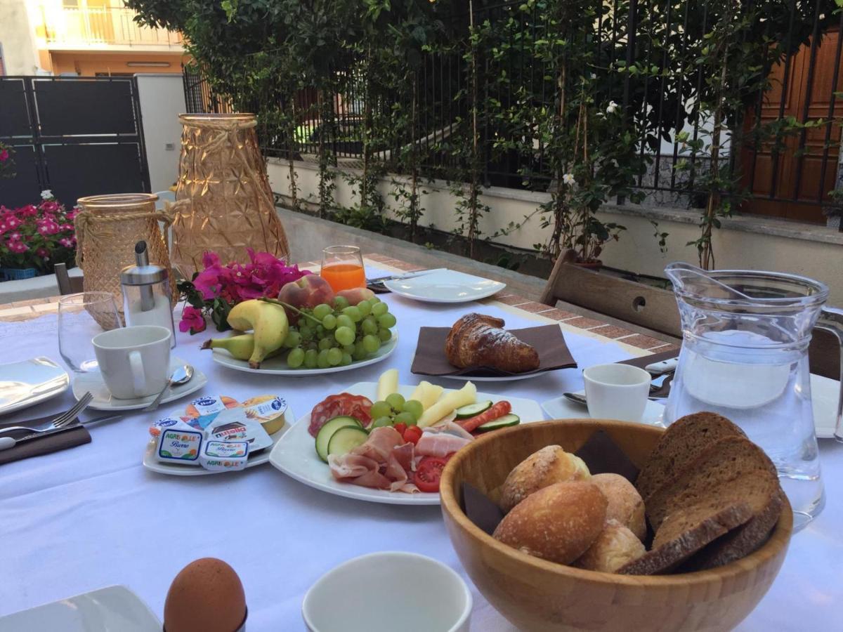 مبيت وإفطار سانتا تيريزا دي ريفا Sikule المظهر الخارجي الصورة